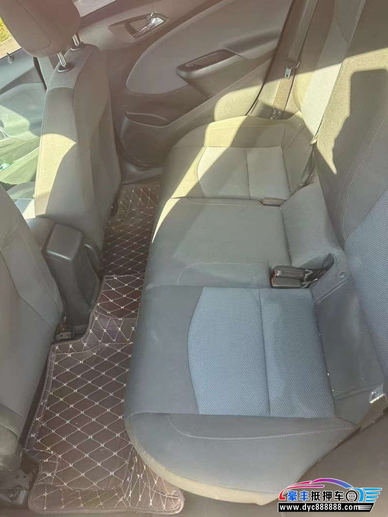 17年雪佛兰科鲁兹轿车抵押车出售