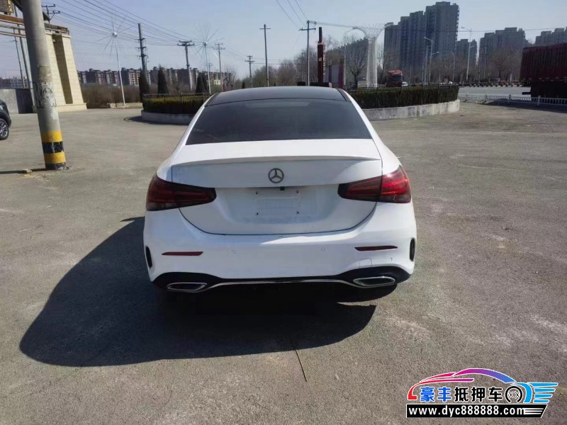 19年奔驰A轿车抵押车出售