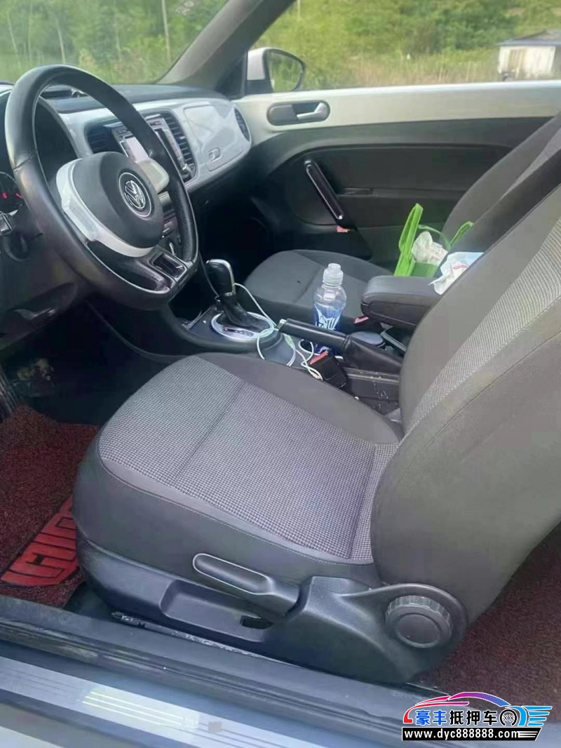 15年大众甲壳虫轿车抵押车出售