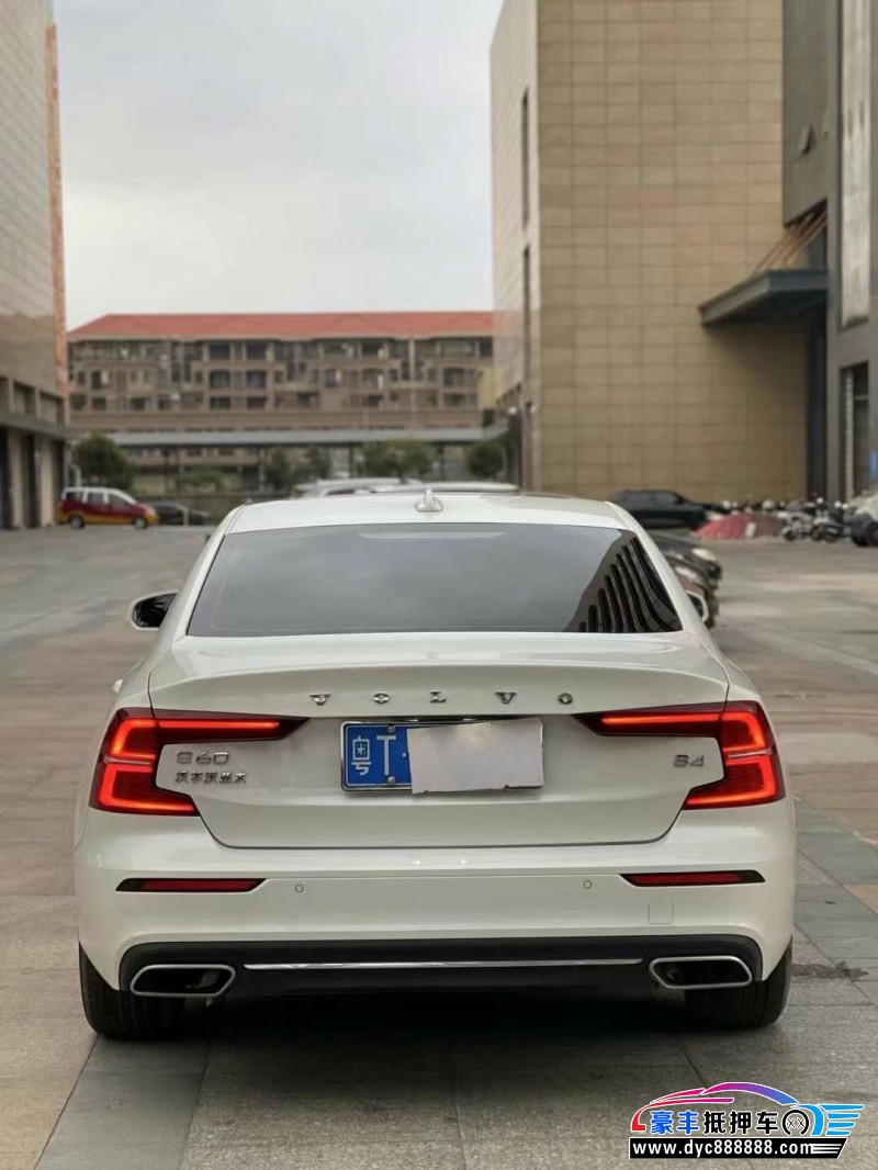 22年沃尔沃S60轿车抵押车出售