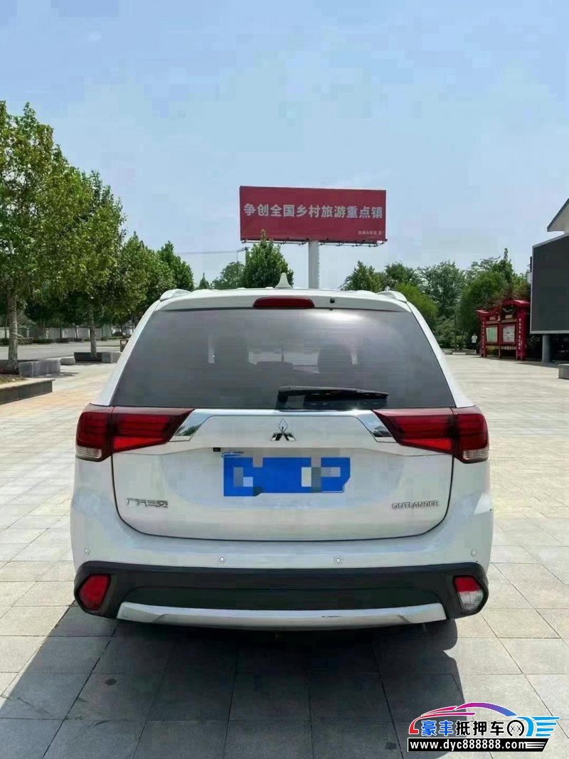 18年三菱欧蓝德轿车抵押车出售