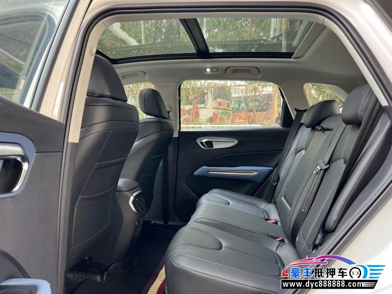 24年奔腾T90轿车抵押车出售