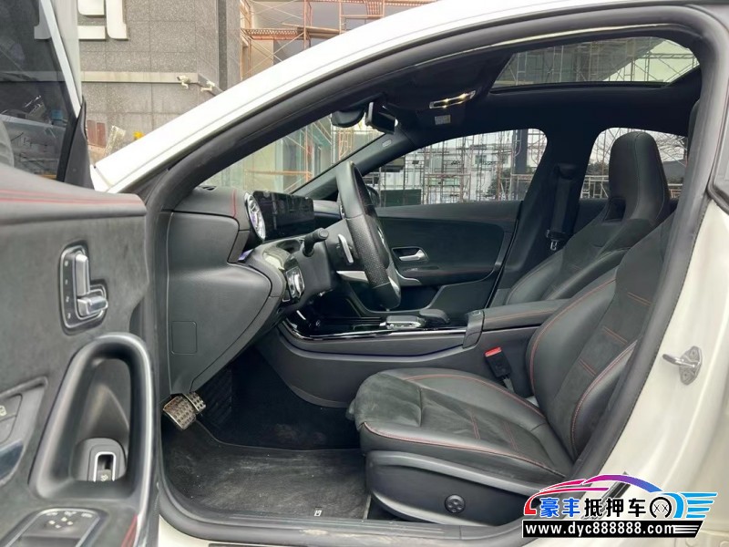 21年奔驰CLA轿车抵押车出售