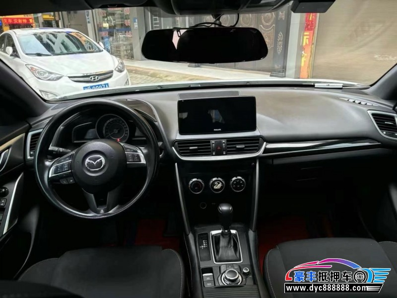 17年马自达CX-4轿车抵押车出售