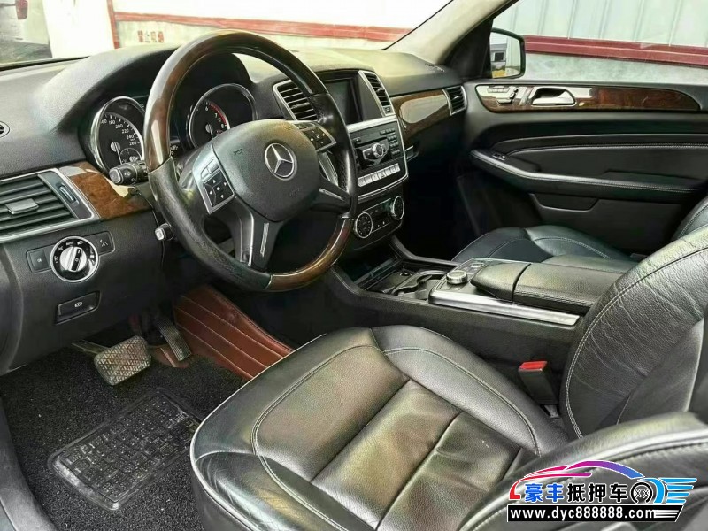 13年奔驰ML轿车抵押车出售