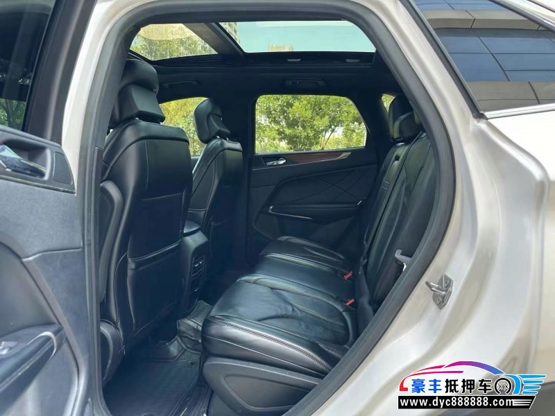 19年林肯MKC轿车抵押车出售