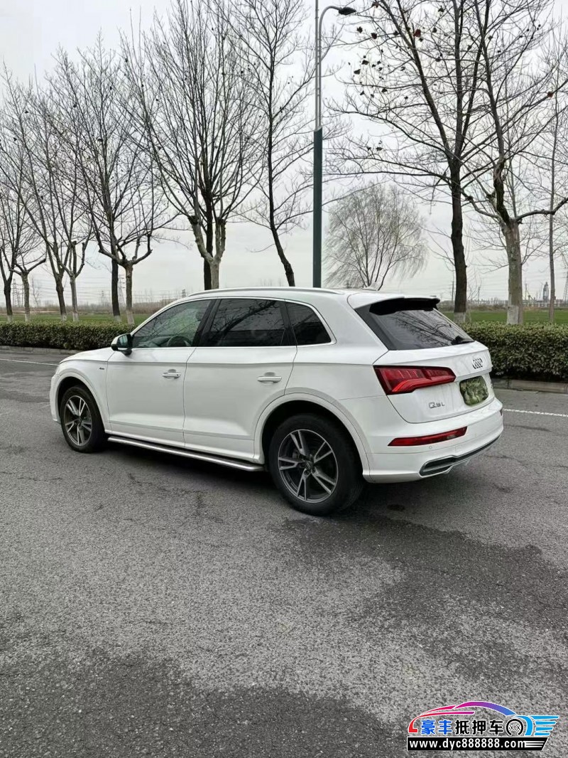 18年奥迪Q5轿车抵押车出售