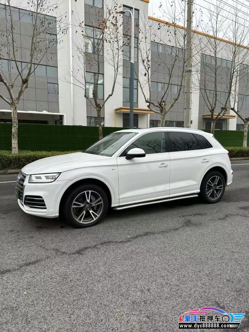 18年奥迪Q5轿车抵押车出售