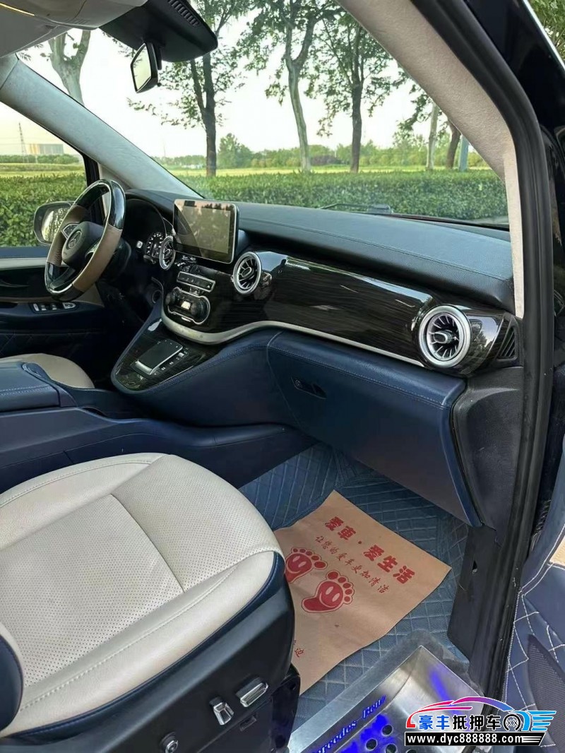 20年奔驰V轿车抵押车出售