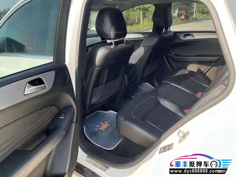 16年奔驰GLE轿车抵押车出售