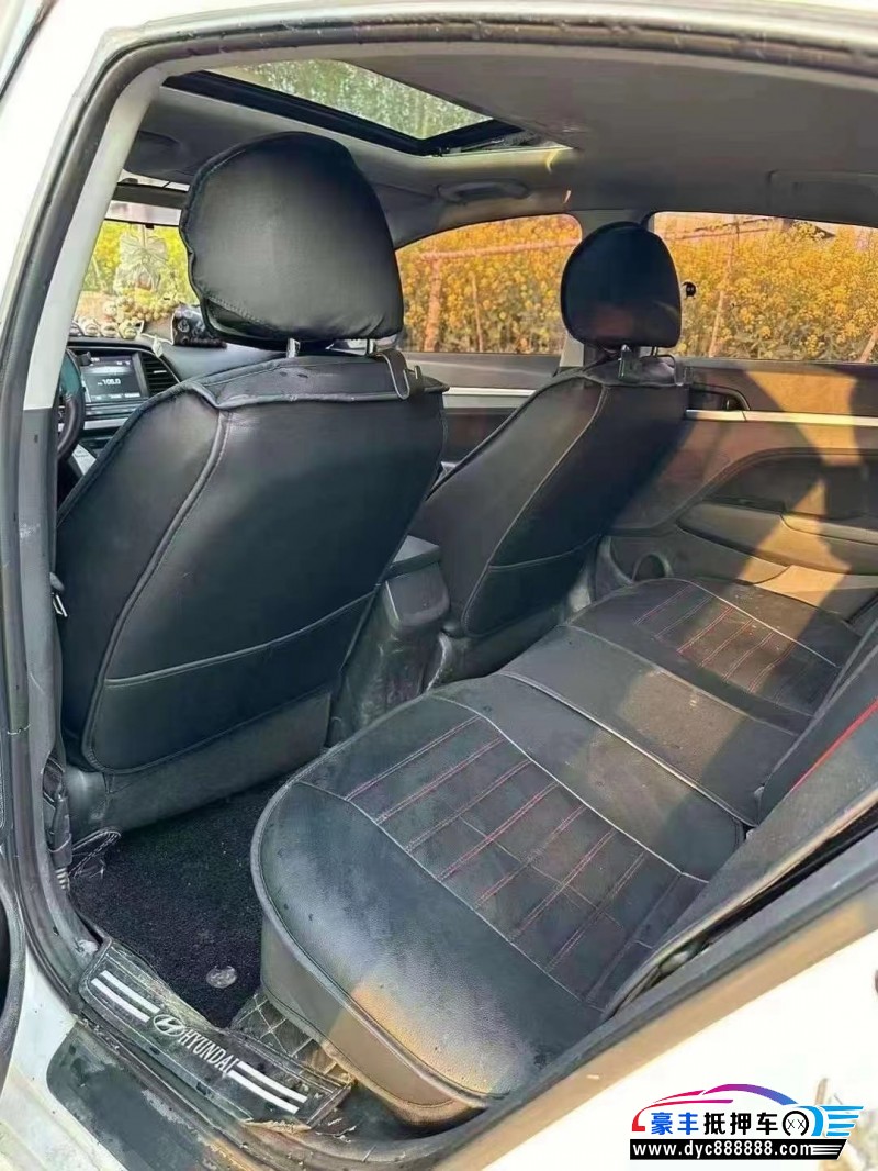 17年现代领动轿车抵押车出售