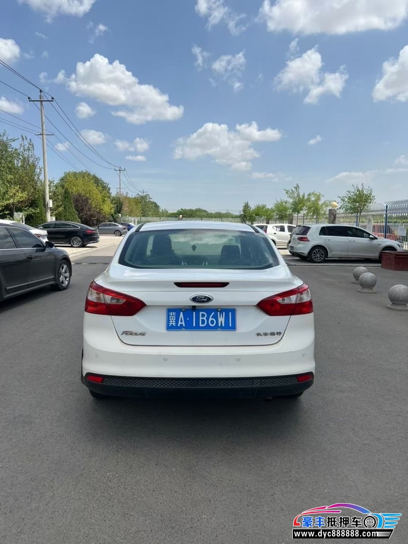 13年福特福克斯轿车抵押车出售