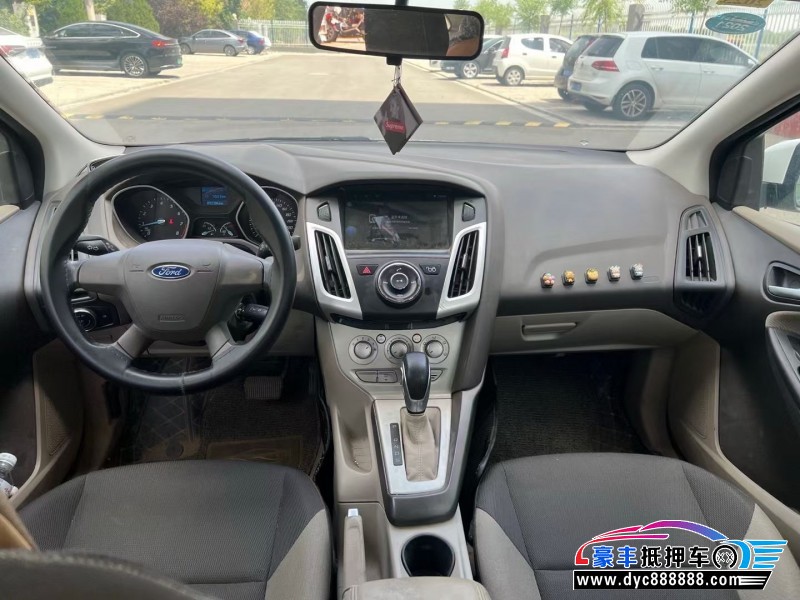 13年福特福克斯轿车抵押车出售