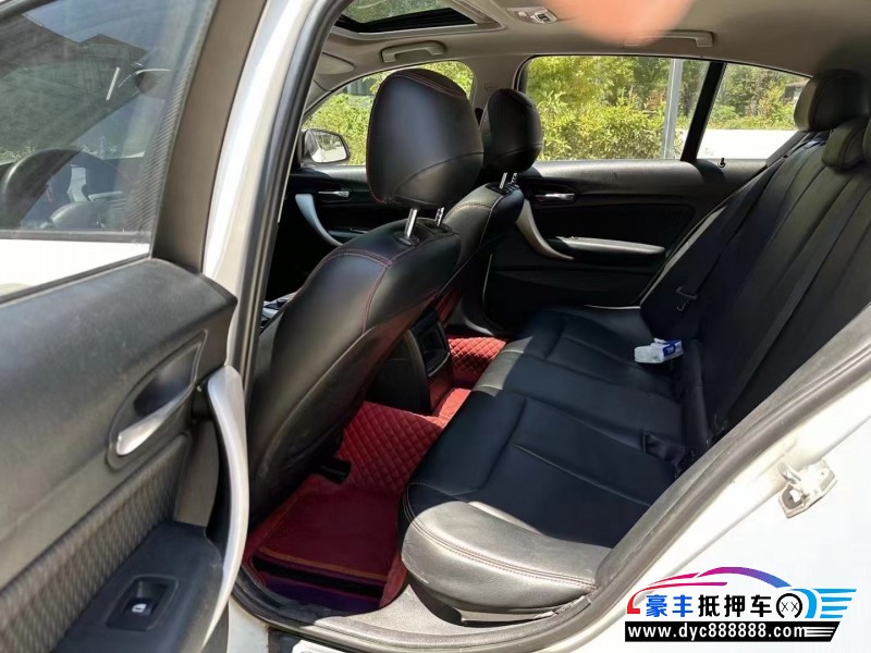 13年宝马1系轿车抵押车出售