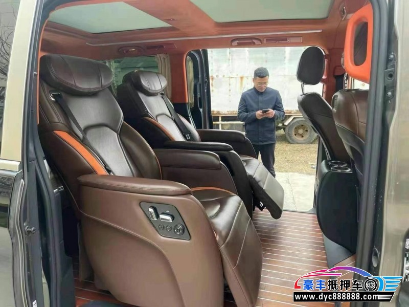 18年奔驰V轿车抵押车出售