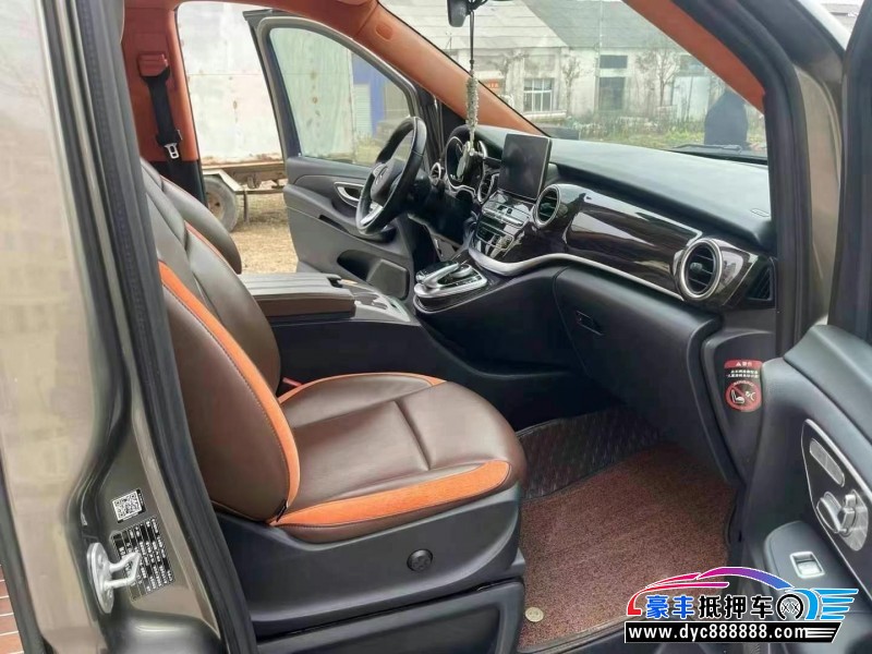 18年奔驰V轿车抵押车出售