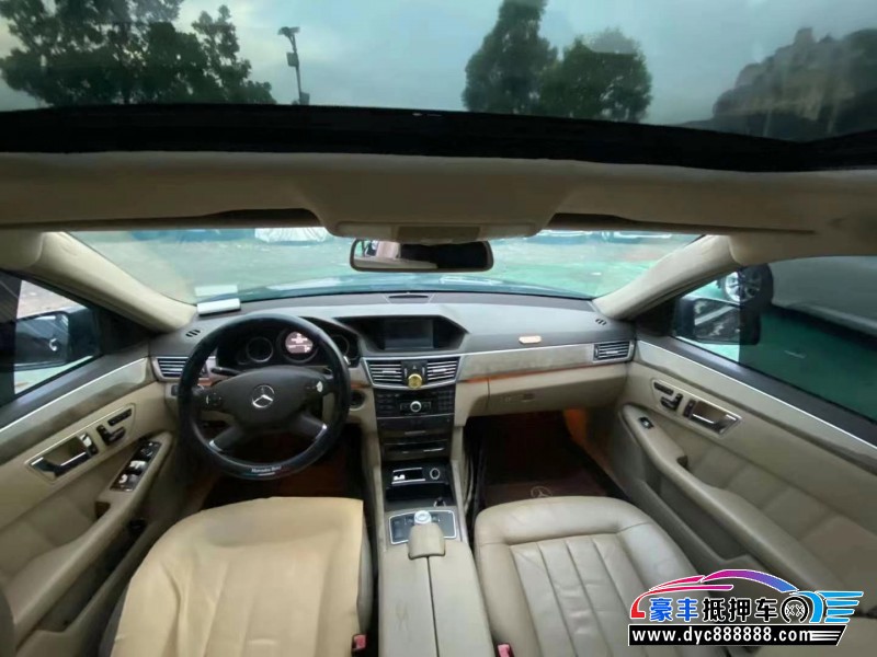 10年奔驰E轿车抵押车出售