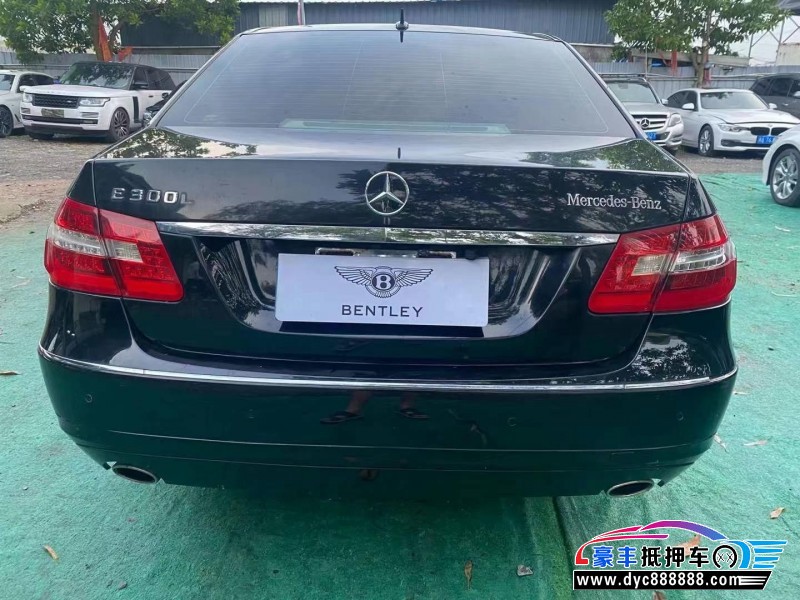 10年奔驰E轿车抵押车出售