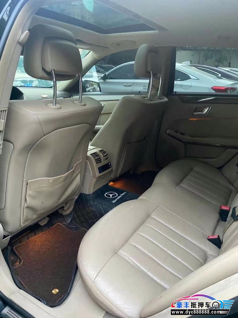 10年奔驰E轿车抵押车出售