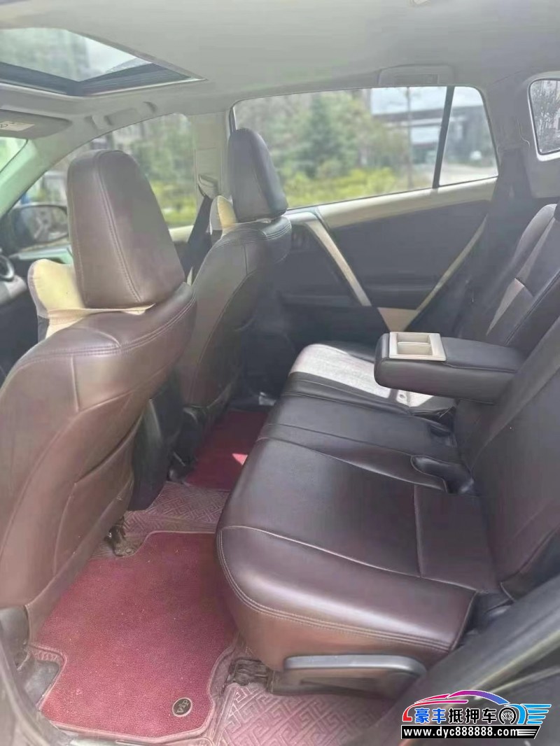 15年丰田RAV4轿车抵押车出售
