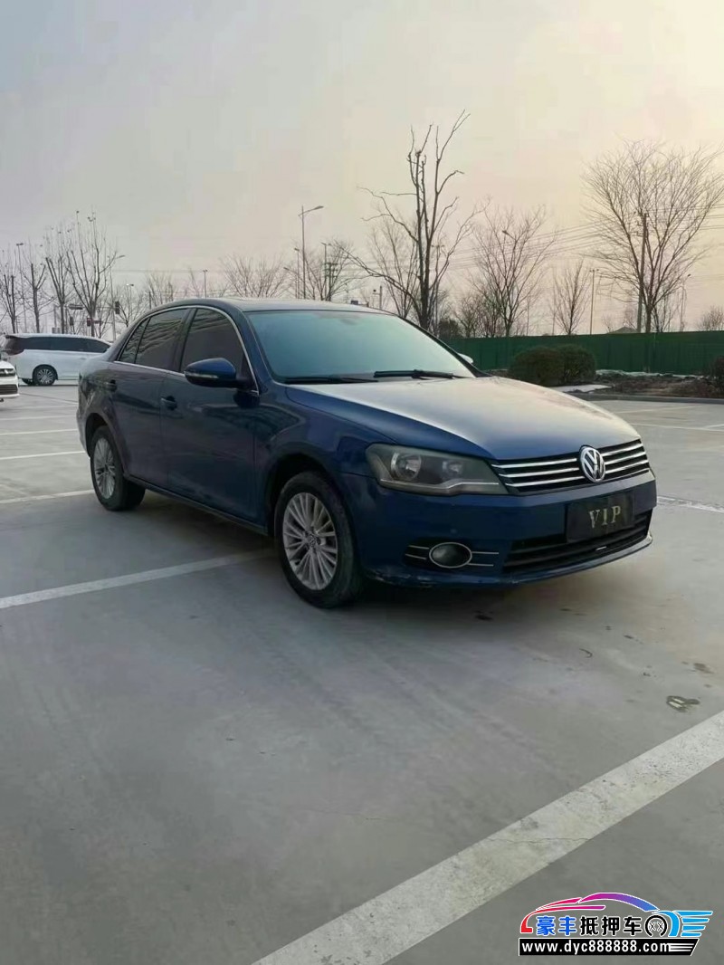 13年大众宝来轿车抵押车出售