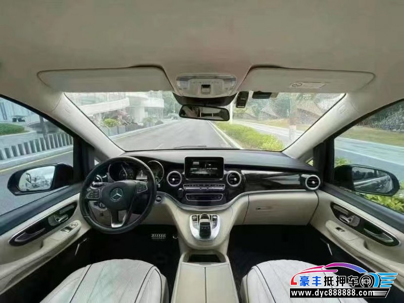 19年奔驰V轿车抵押车出售