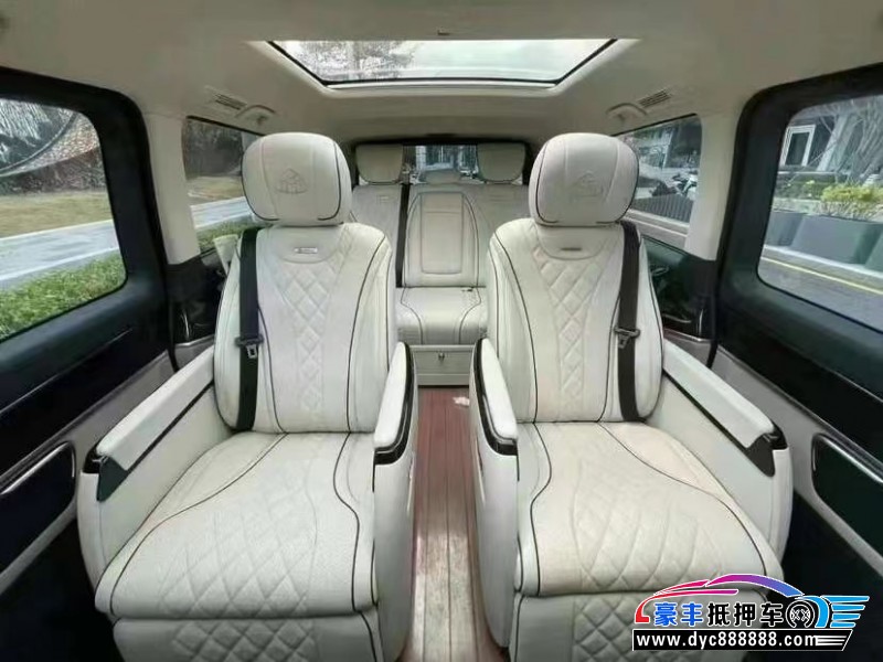 19年奔驰V轿车抵押车出售