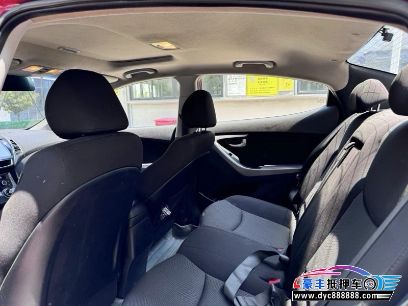 15年现代朗动轿车抵押车出售