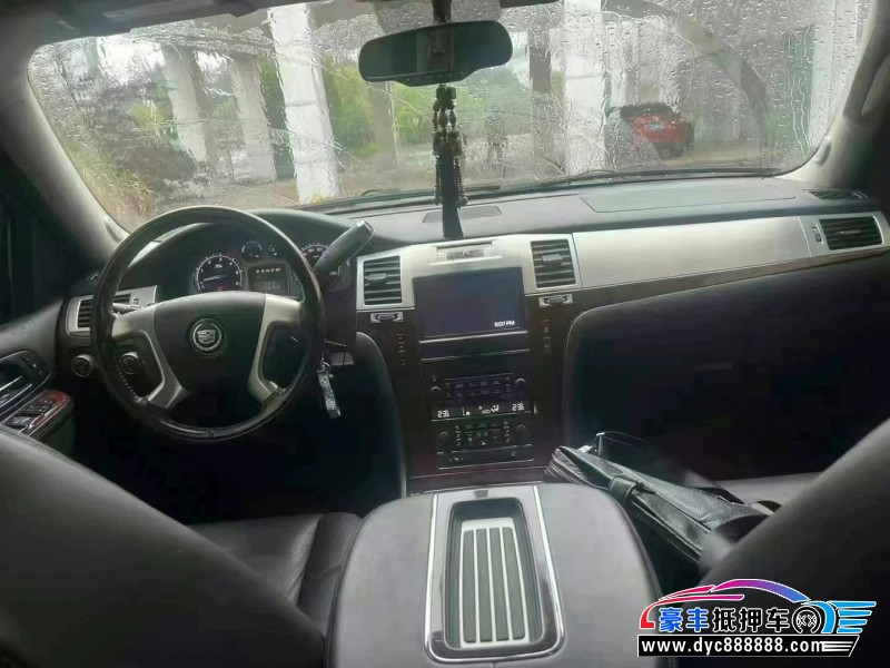 13年凯迪拉克凯雷德轿车抵押车出售