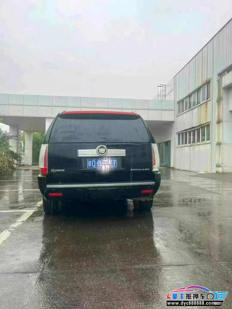 13年凯迪拉克凯雷德轿车抵押车出售