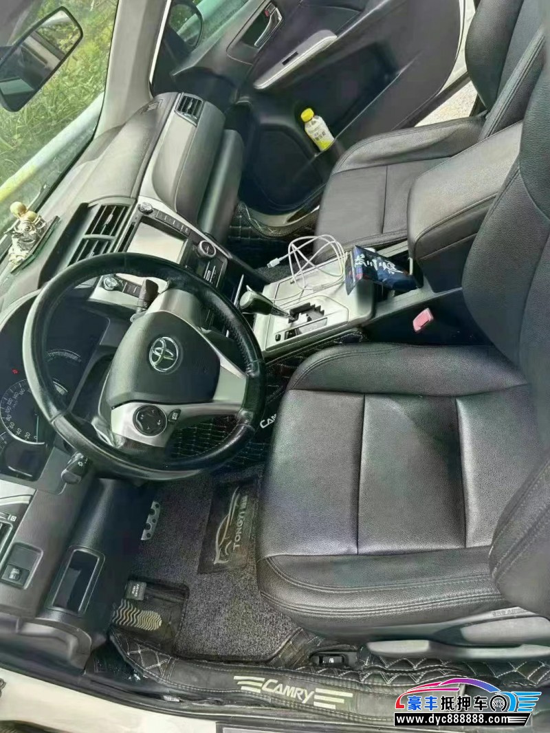 14年丰田凯美瑞轿车抵押车出售