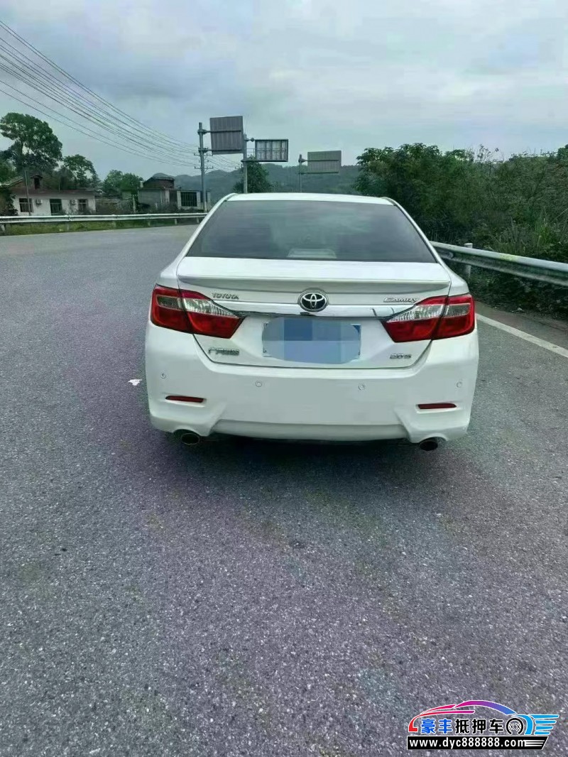 14年丰田凯美瑞轿车抵押车出售