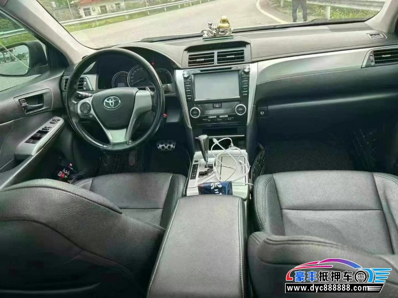 14年丰田凯美瑞轿车抵押车出售