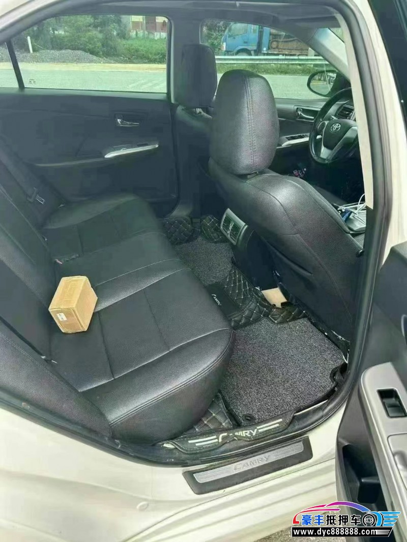 14年丰田凯美瑞轿车抵押车出售