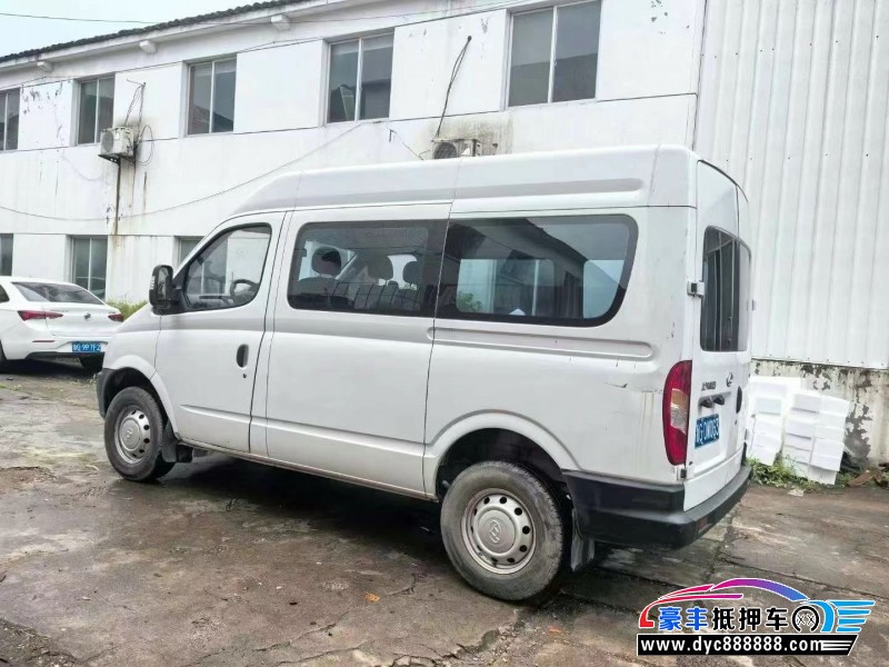 20年上汽大通V80轿车抵押车出售