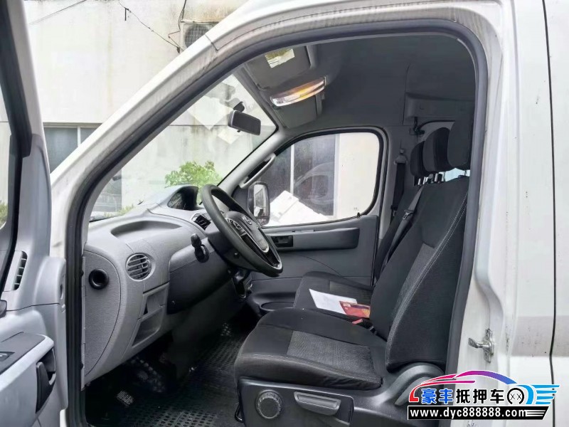 20年上汽大通V80轿车抵押车出售