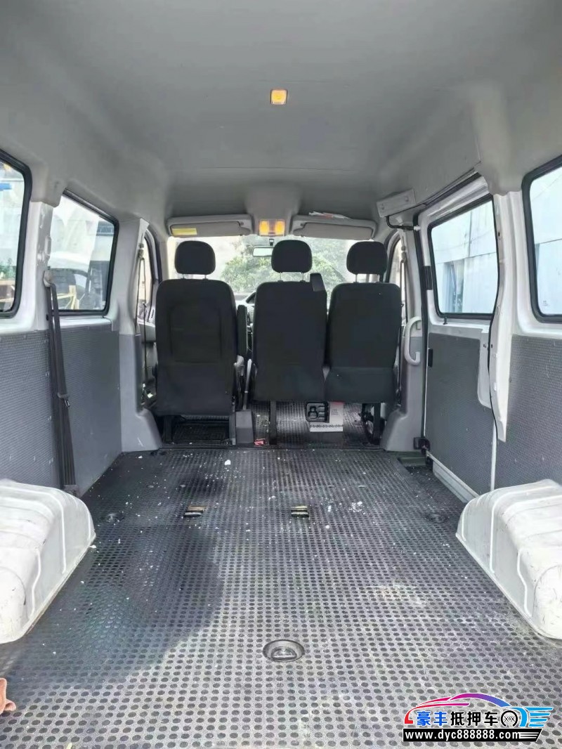 20年上汽大通V80轿车抵押车出售