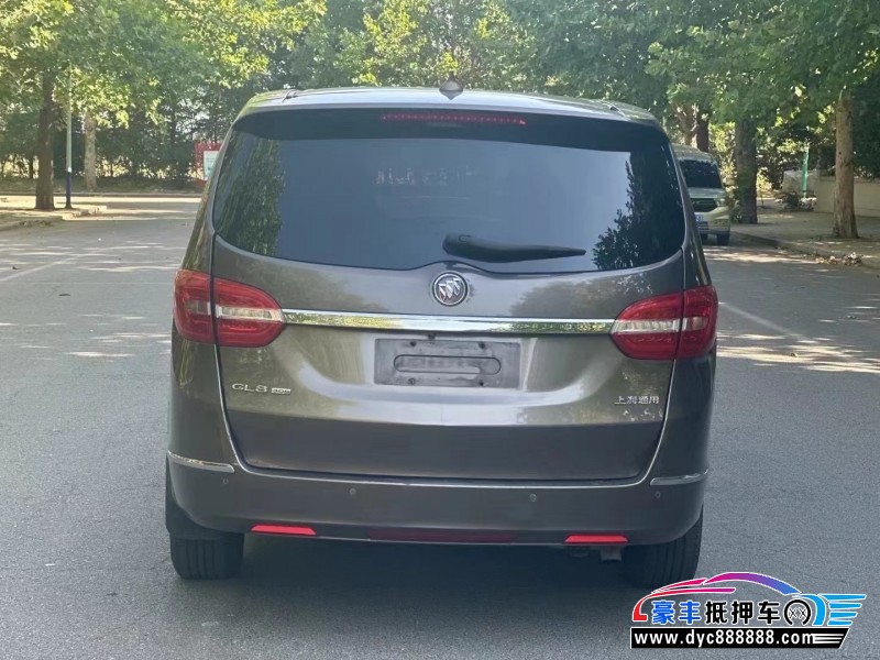 15年别克GL8轿车抵押车出售