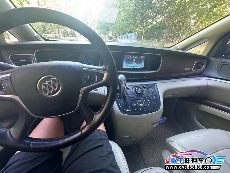 15年别克GL8轿车抵押车出售