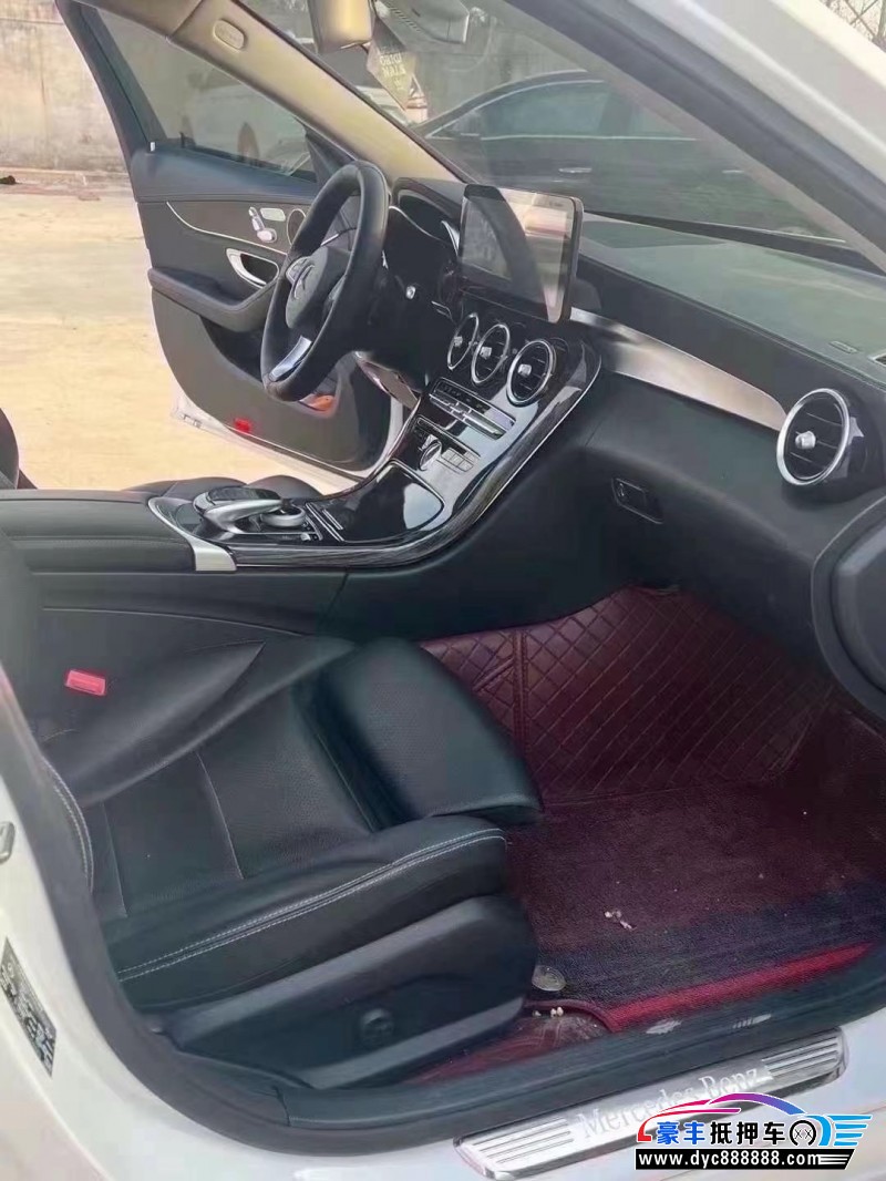 17年奔驰C轿车抵押车出售