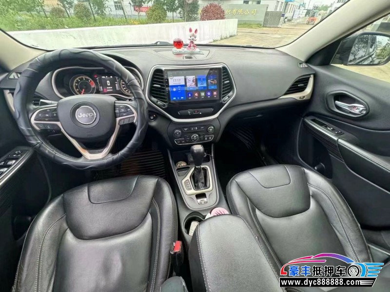 17年Jeep自由光SUV抵押车出售