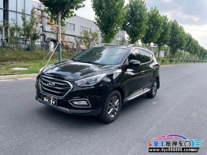 17年现代ix35轿车抵押车出售