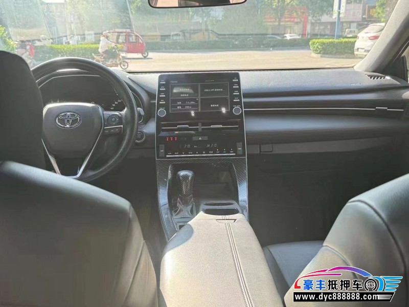 20年丰田亚洲龙轿车抵押车出售