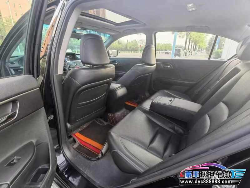 16年本田雅阁轿车抵押车出售