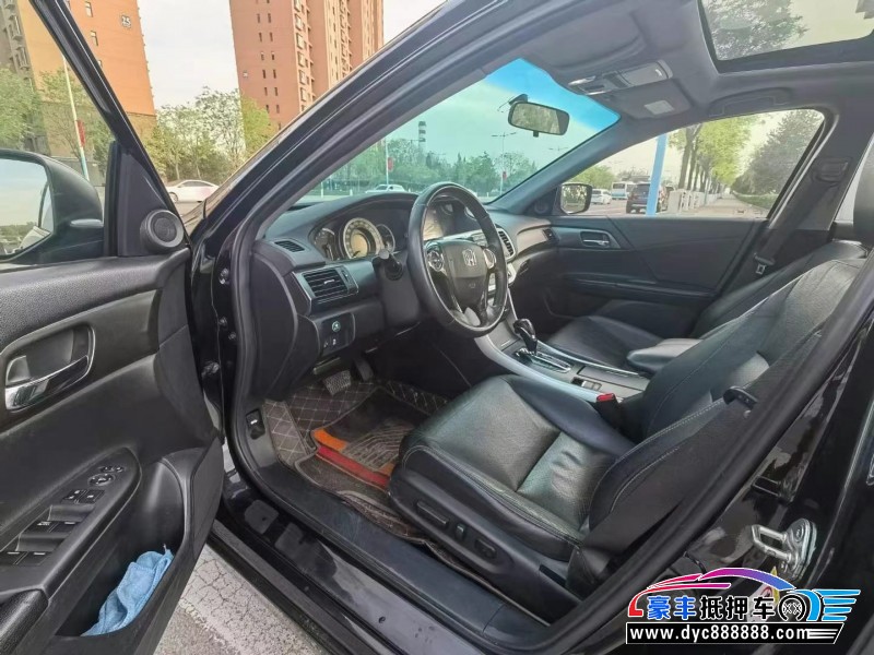 16年本田雅阁轿车抵押车出售