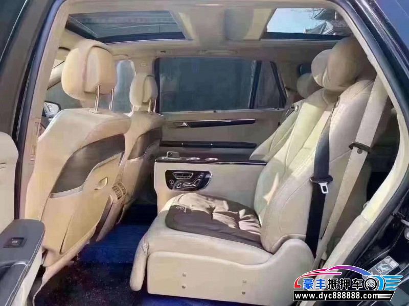 17年奔驰R轿车抵押车出售