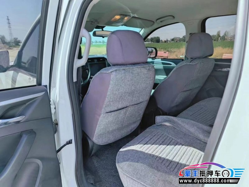 22年上汽大通T70轿车抵押车出售