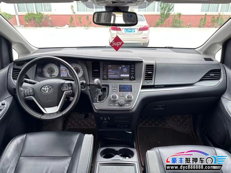 18年丰田塞纳轿车抵押车出售