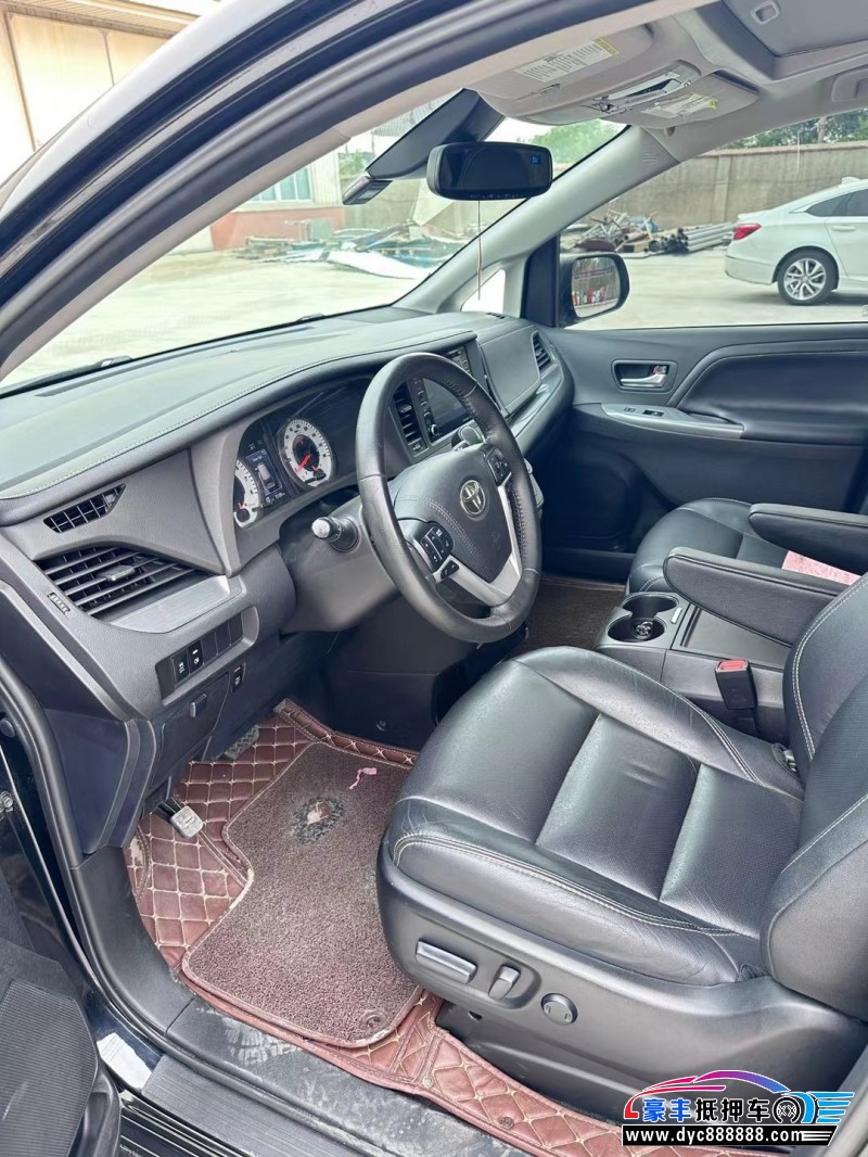 18年丰田塞纳轿车抵押车出售