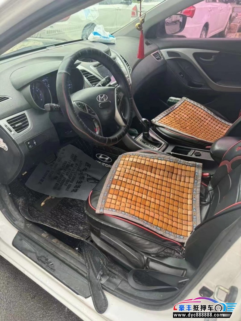 16年现代朗动轿车抵押车出售